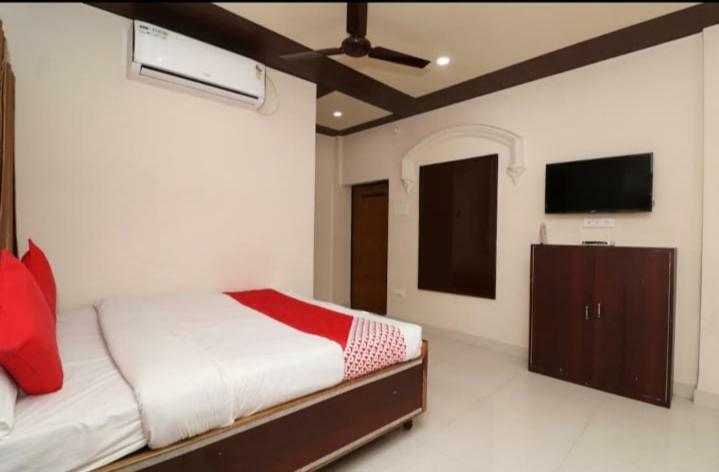 Hotel R D Palace Varanasi Exterior photo