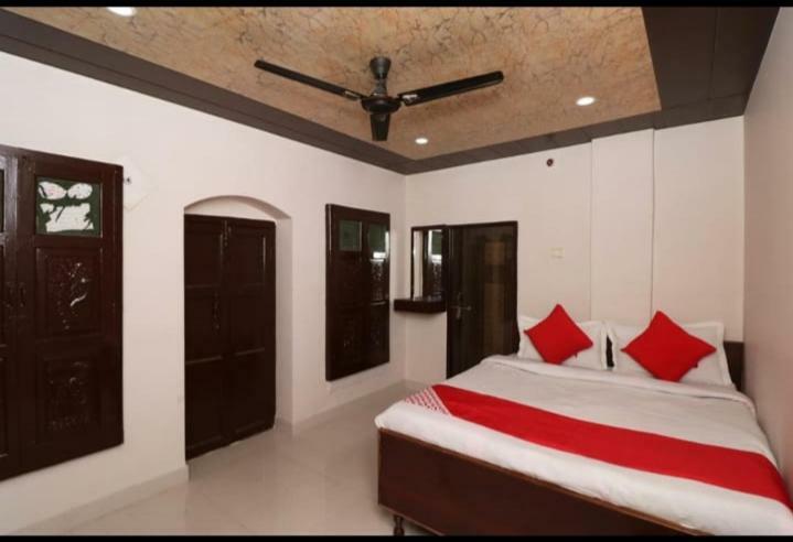 Hotel R D Palace Varanasi Exterior photo